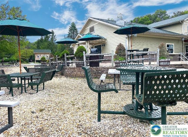 19 Livingston Lane, Clifton Twp, PA 18424