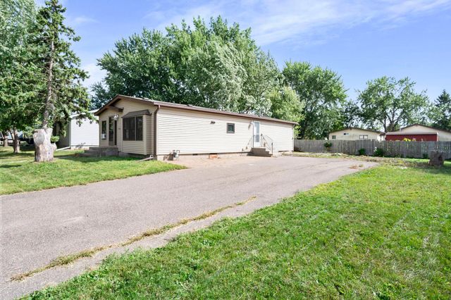 1989 Cardinal Drive, Centerville, MN 55038