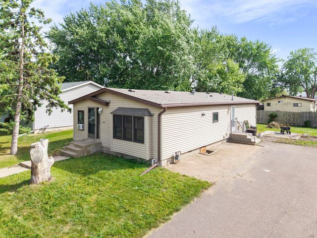 1989 Cardinal Drive, Centerville, MN 55038