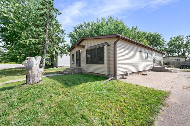 1989 Cardinal Drive, Centerville, MN 55038