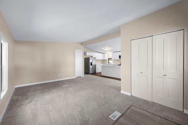 1989 Cardinal Drive, Centerville, MN 55038
