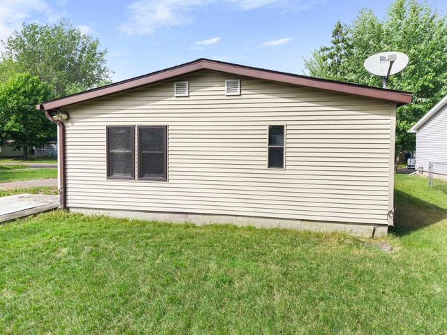 1989 Cardinal Drive, Centerville, MN 55038