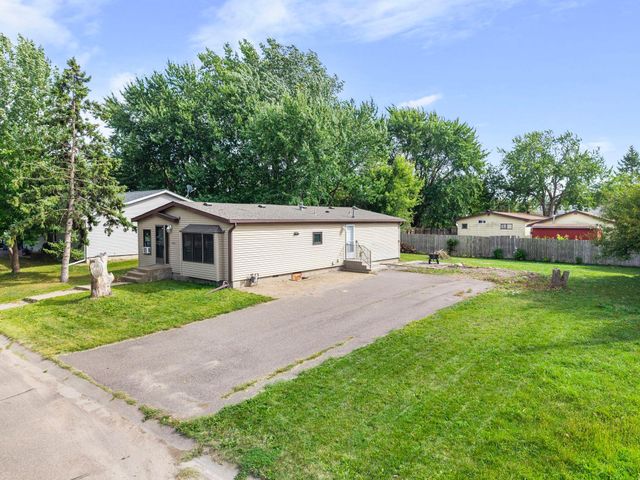 1989 Cardinal Drive, Centerville, MN 55038