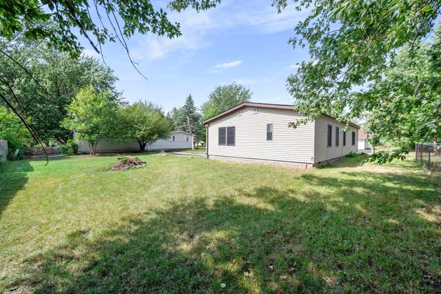 1989 Cardinal Drive, Centerville, MN 55038