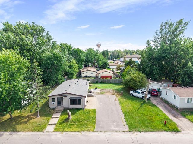 1989 Cardinal Drive, Centerville, MN 55038