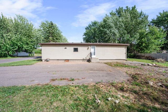 1989 Cardinal Drive, Centerville, MN 55038