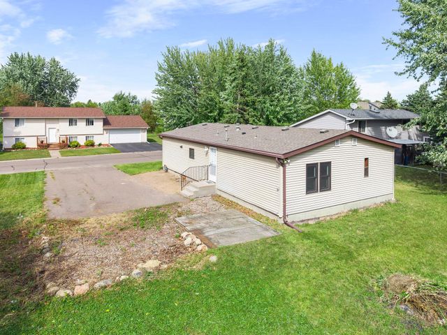 1989 Cardinal Drive, Centerville, MN 55038