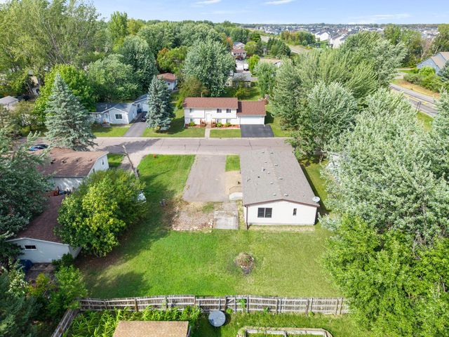 1989 Cardinal Drive, Centerville, MN 55038