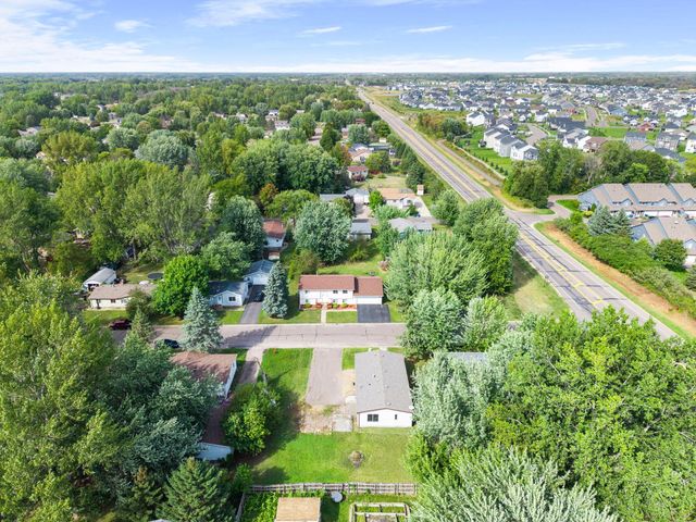 1989 Cardinal Drive, Centerville, MN 55038