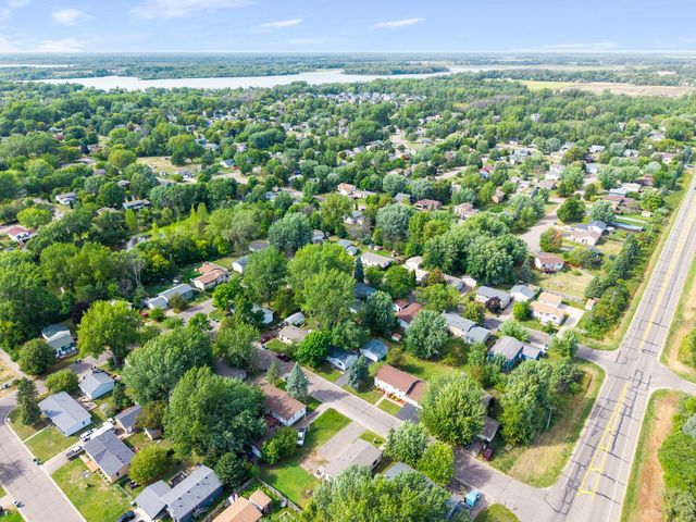 1989 Cardinal Drive, Centerville, MN 55038