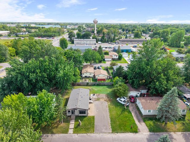 1989 Cardinal Drive, Centerville, MN 55038