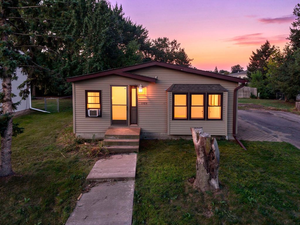 1989 Cardinal Drive, Centerville, MN 55038 — exterior