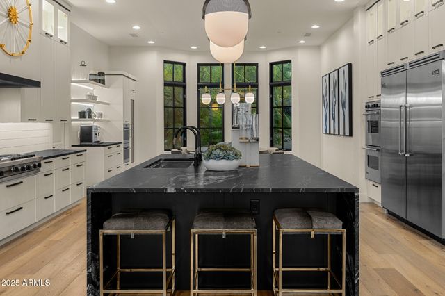 6650 N HILLSIDE Drive, Paradise Valley, AZ 85253