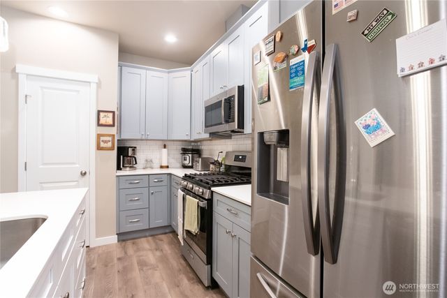 6930 Red Ridge Drive #B, Lynden, WA 98264