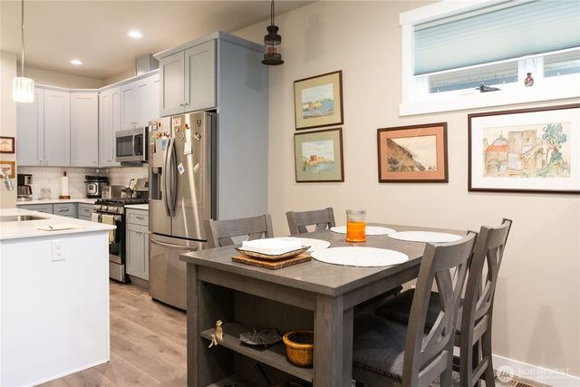 6930 Red Ridge Drive #B, Lynden, WA 98264