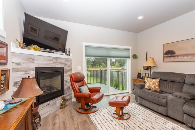 6930 Red Ridge Drive #B, Lynden, WA 98264