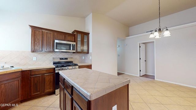 1819 Shreya Street, El Paso, TX 79928