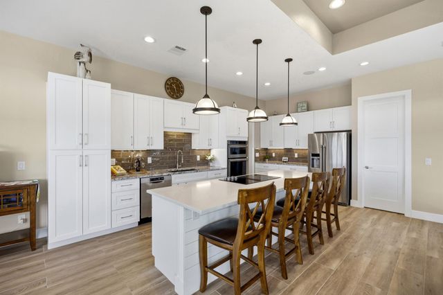 2702 Cumberland CV, Lago Vista, TX 78645