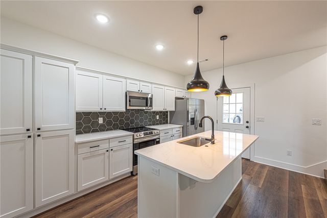 3154 W Salida Lane, Fayetteville, AR 72704