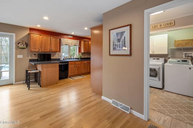 79 Dewey Avenue, Halfmoon, NY 12118