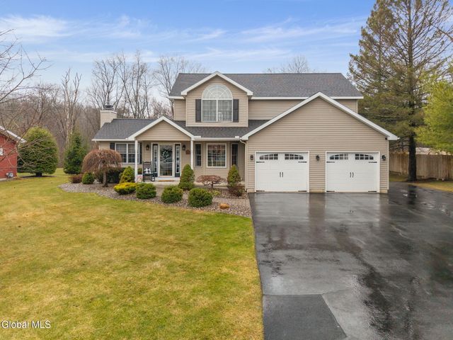 79 Dewey Avenue, Halfmoon, NY 12118