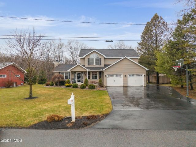 79 Dewey Avenue, Halfmoon, NY 12118