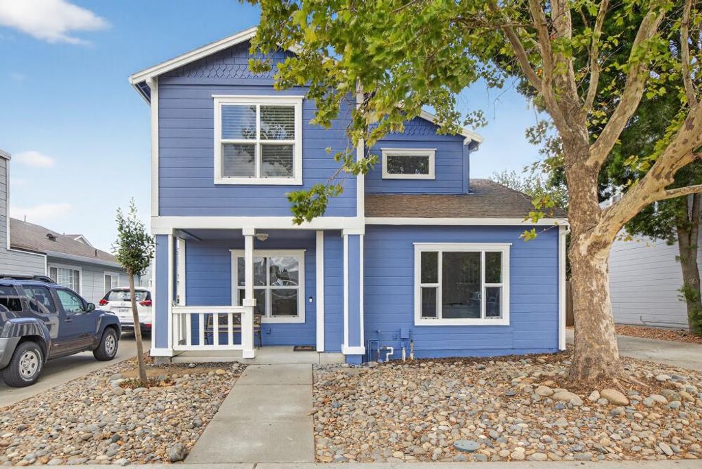 8973 Arborview Dr, Elk Grove, CA 95758