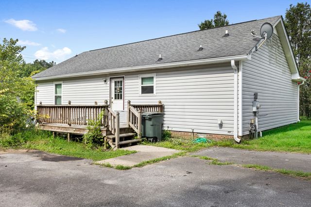 514 W Market St, Portland, TN 37148