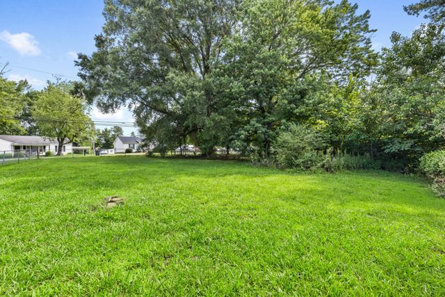 514 W Market St, Portland, TN 37148