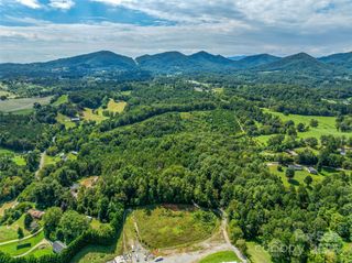 223 Deer Path Lane, Asheville, NC 28806