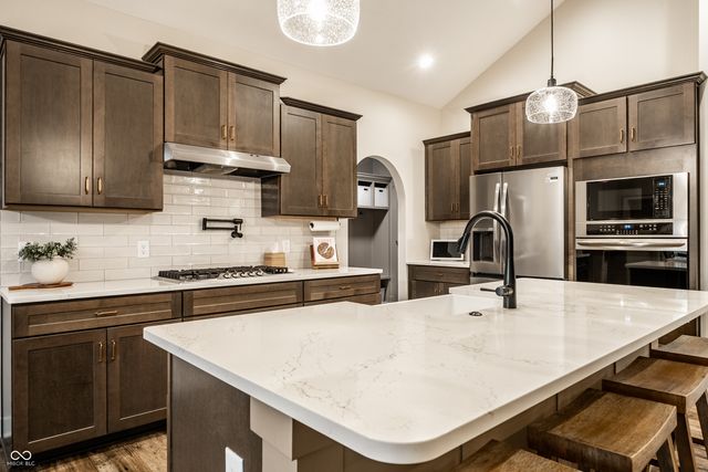 2117 W Bedrock Lane, Greenfield, IN 46140