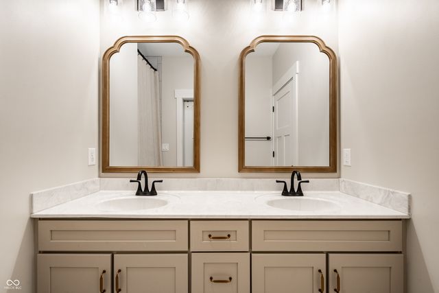 2117 W Bedrock Lane, Greenfield, IN 46140