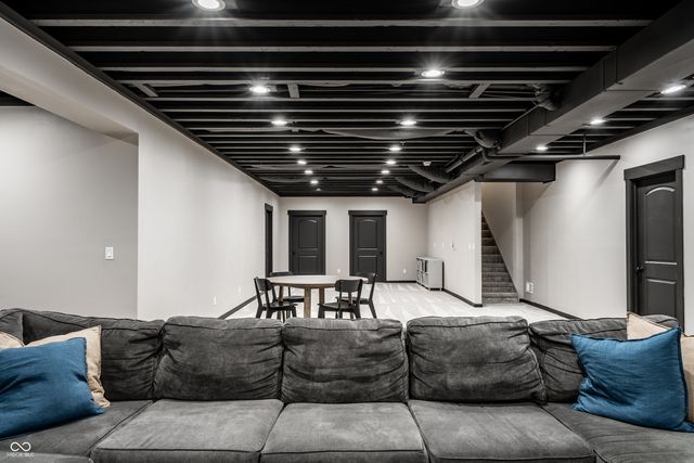 2117 W Bedrock Lane, Greenfield, IN 46140