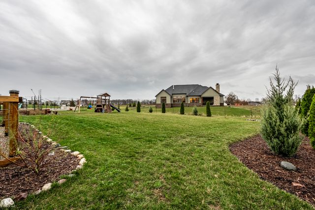 2117 W Bedrock Lane, Greenfield, IN 46140