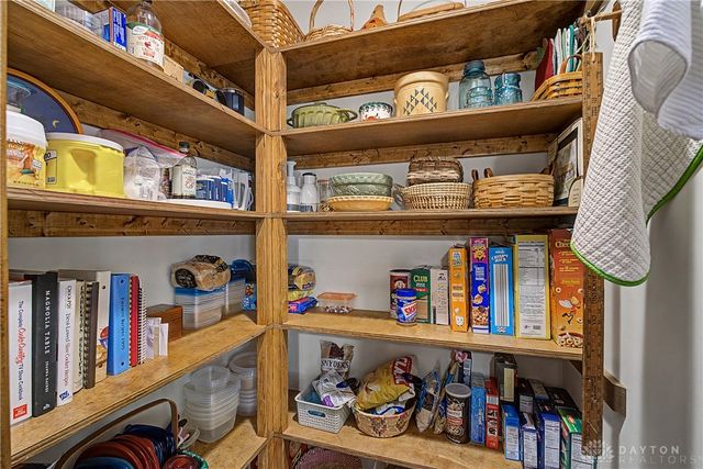1082 Roger Scott Drive, Sugarcreek Twp, OH 45305