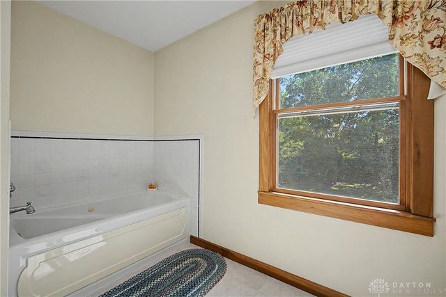 1082 Roger Scott Drive, Sugarcreek Twp, OH 45305