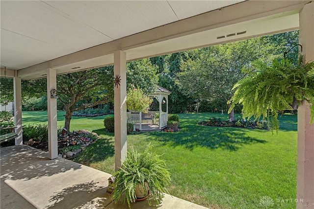 1082 Roger Scott Drive, Sugarcreek Twp, OH 45305