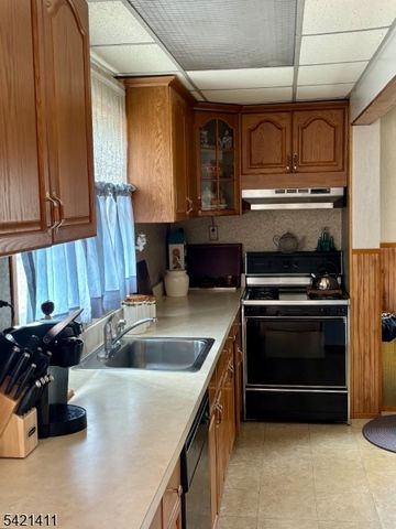 528 Terrace Ave, Hasbrouck Heights Boro, NJ 07604