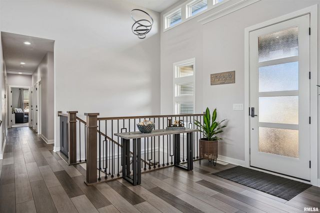 6152 BELLE Court, Davenport, IA 52807