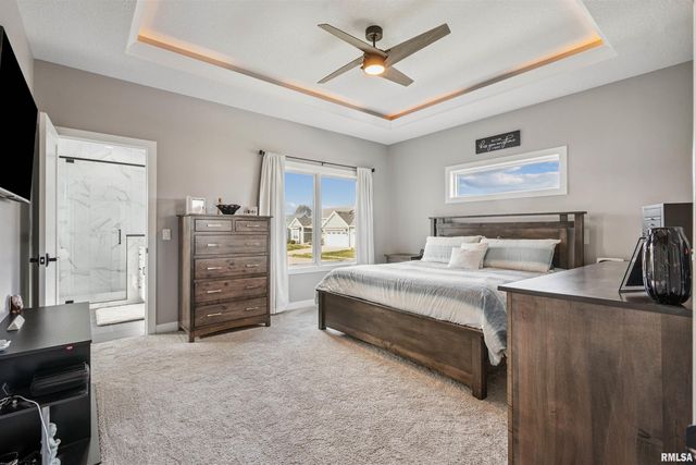 6152 BELLE Court, Davenport, IA 52807