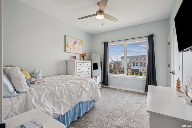 6152 BELLE Court, Davenport, IA 52807