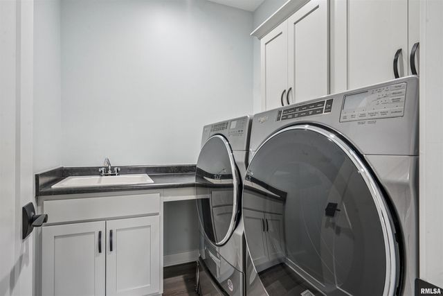 6152 BELLE Court, Davenport, IA 52807