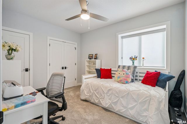 6152 BELLE Court, Davenport, IA 52807