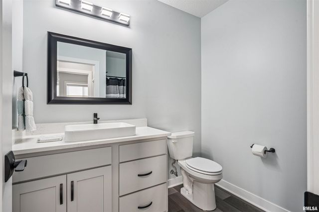 6152 BELLE Court, Davenport, IA 52807