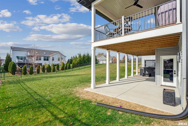 6152 BELLE Court, Davenport, IA 52807