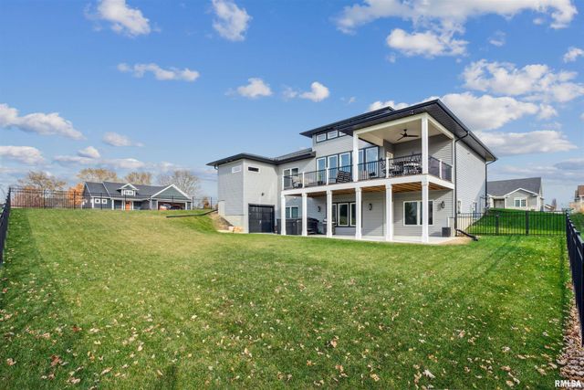 6152 BELLE Court, Davenport, IA 52807