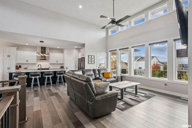 6152 BELLE Court, Davenport, IA 52807