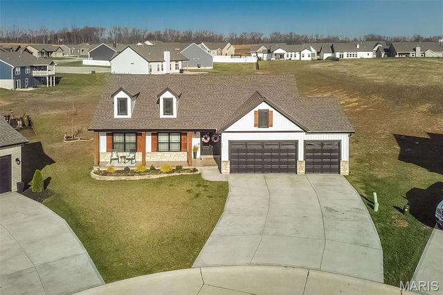 619 Schapers Court, Moscow Mills, MO 63362