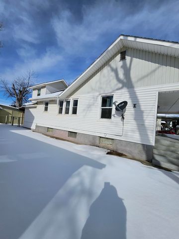 229 Des Moines Ave, Salina, KS 67401