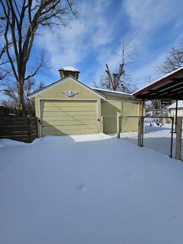 229 Des Moines Ave, Salina, KS 67401